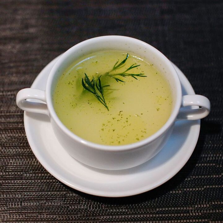 Chicken broth is included in the diet of the third day of the diet 6 petals